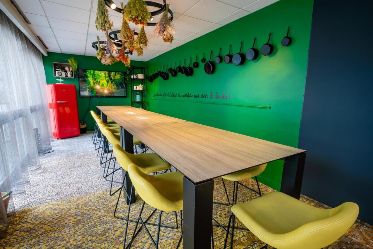 Novotel Lyon Bron Meeting & Events Esterno foto